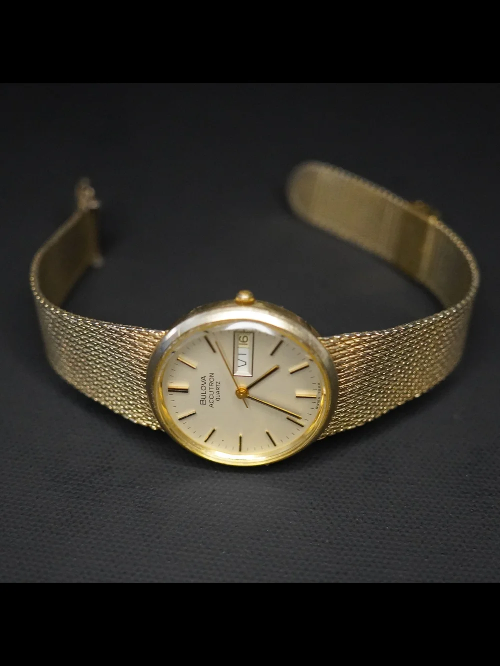 Vintage 1980s Bulova Accutron 10KT Gold Filled Quartz Swiss Day Date Men's Watch